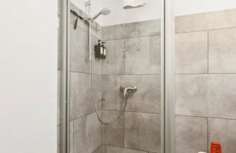 NASA Homes I Moderne Suite I Zentral I 3 Zimmer I Balkon und Aufzug I neu renoviert I Smart TV I Hotelbetten - Foto 11