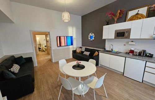 Las Artes Luxury Double Room - Photo 3