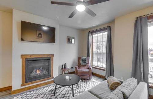 Downtown Columbia Falls Condo: 16 Mi to Ski Resort - Foto 2