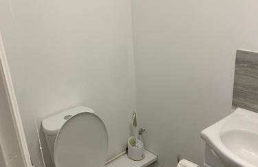 Comfy New Self Contained 1 Bed Flat - Modern! - Photo 7