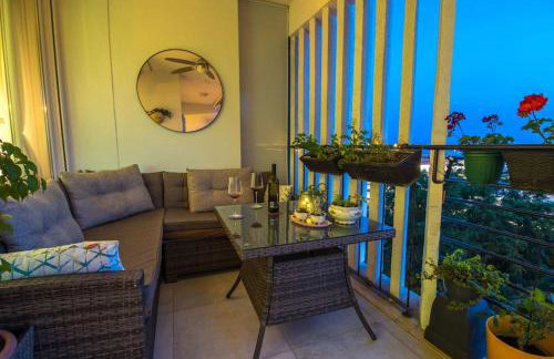 Sunset Oasis “VELLY” 1BR w/ Sea View & Parking - Foto 50