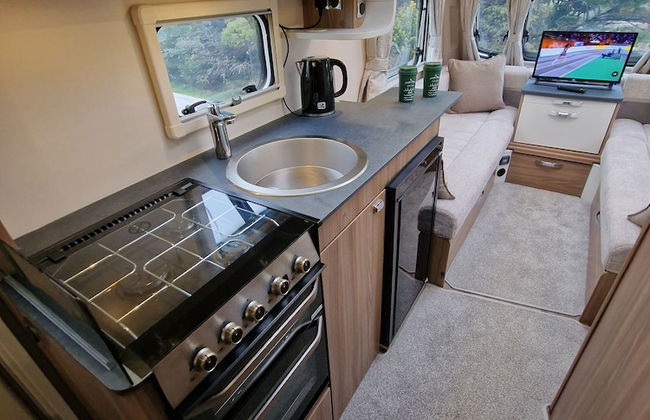 Brand new Touring Caravan Sited all Setup Ready - Photo 7