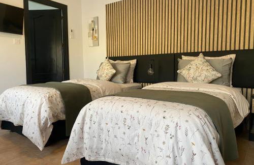 The Courtyard Studio Apartments - Foto 24