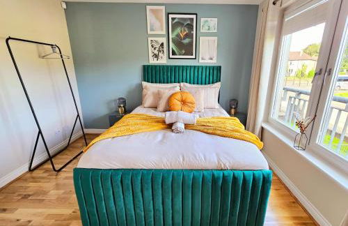 Modern 5 Bedroom Townhouse with Free Parking - Foto 24