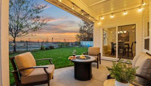 Relaxing Sauna Retreat Fire Pit and Swing Set - Foto 3