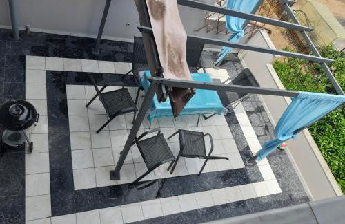 Soula's Sunshine Green Apartment - Photo 18