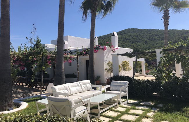 Lush Farmhouse in Sant Miguel de Balansat with Hot Tub & Private Pool - Foto 31