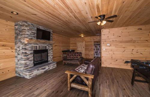 Majestic mountaintop cabin, hot tub, fireplaces - Foto 28