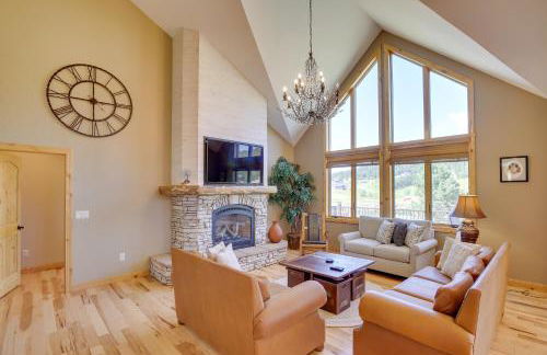 Hot Tub and Golf Course Views Luxe Sturgis Home! - Foto 5