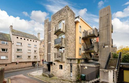 Royal Mile Retreat - Photo 10