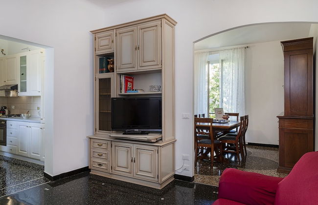 Quinto Seaview Apartment - Photo 9