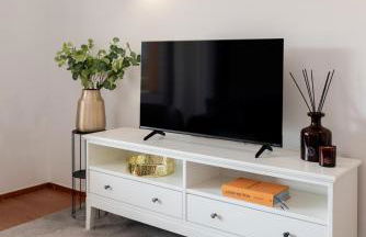 Bright Flat with Balcony & Garage by HostWise - Foto 27