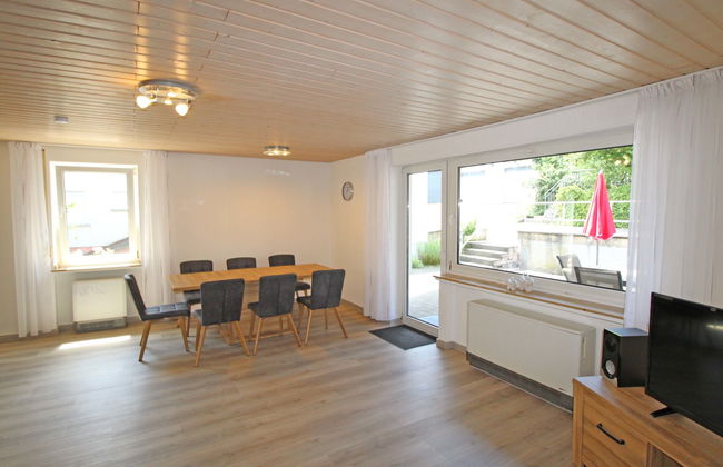 3 bedroom Apartment in Immerath with garden and terrace - Photo 2
