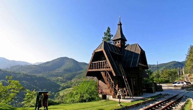 Sargan Eight es el tren más estrecho de Europa