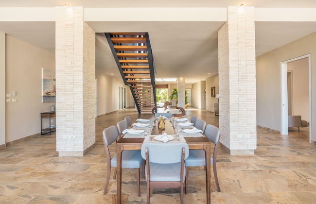 Spacious Villa w Pool Garden Views - Photo 8