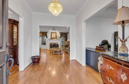 LakeFront | HotTub | Dock | 4BD4.5BA | FreeParking - Foto 17