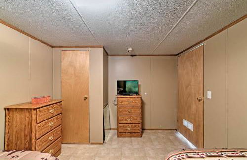 Waterloo Home with Fire Pit - half Mi to Boat Ramp! - Foto 26