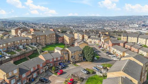 Yasmin's Townhouse - Sleeps upto 10, great for groups with FREE Parking - Hosted by Stay Host Save - Foto 3