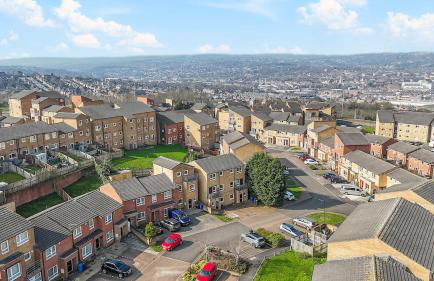 Yasmin's Townhouse - Sleeps upto 10, great for groups with FREE Parking - Hosted by Stay Host Save - Foto 3