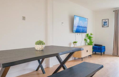 Modern Home with Games Room, Watford - Foto 5