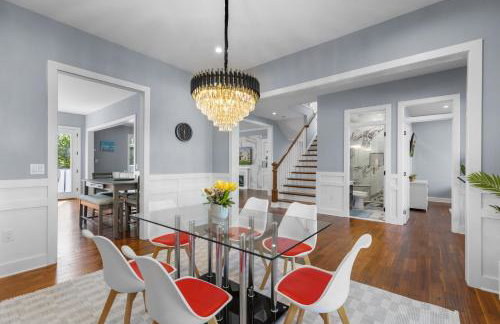 Luxury awaits in this stunning, modern home - Foto 3