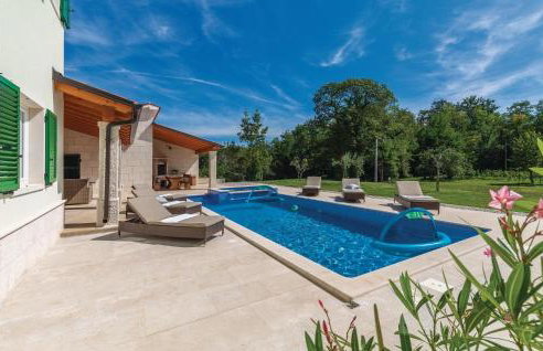 4 Bedroom Gorgeous Home In Pican - Photo 9