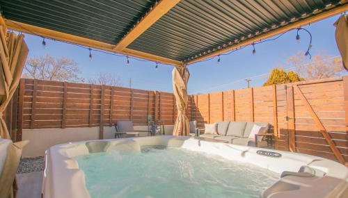 Terracotta Suite at ArnoTriplex! Hot Tub-Close to Downtown-Pet Friendly-No Pet Fee! - Foto 2