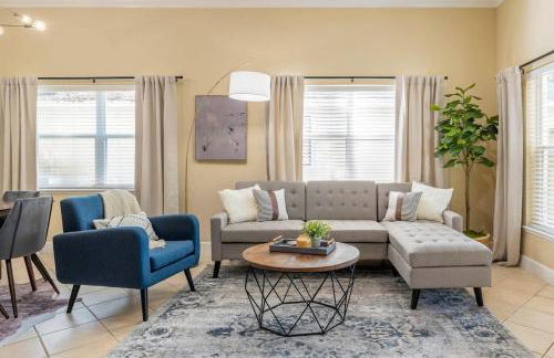 Modern DT Home-King size Bed-Patios-Long Stays-WiFi - Foto 57