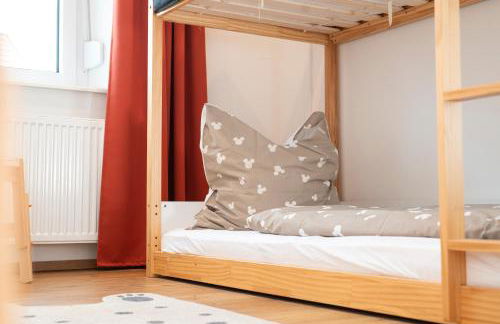 Bunter Hund Apartments - Zentrales Apartment, Parkplatz, Wintergarten, Kinderzimmer - Foto 17