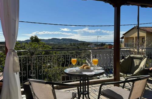 Takis' Attic - Foto 2