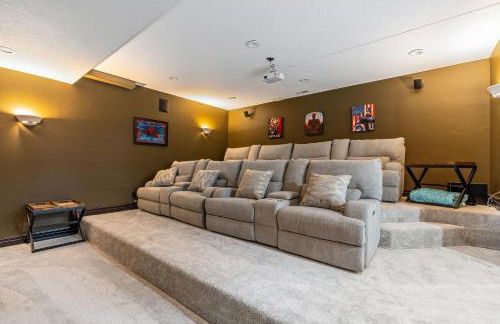 Olympus Luxury - Prime Location - HotTub, Theater and More - Foto 45