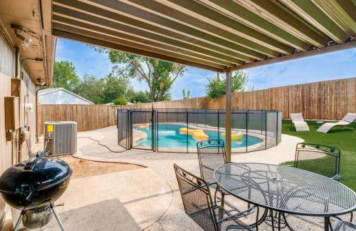 Game Room and Patio Family Home in The Colony! - Foto 23