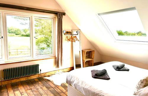 Deer Den timber clad cabin with hot tub, up private lane - Photo 6