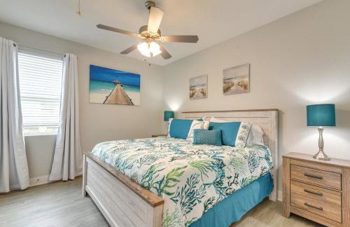 Luxe Crystal Beach Retreat with Views! Walk to Shore - Foto 17