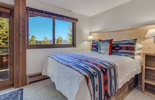 Laurelwood Condominiums - Foto 9