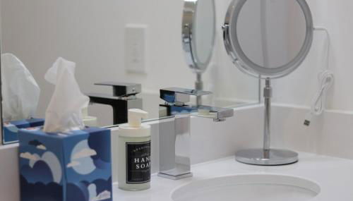 Unit 5 Cozy 1 Bed Room with Queen Bed plus Sofa Pullout - Foto 2