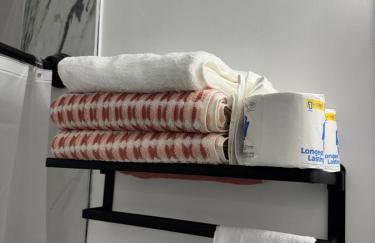 Cozy Retreat Near EWR with NYC access - Photo 5