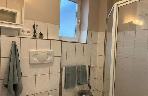 Geräumiges Haus mit viel Platz, Garten und den Parkplätzen - Foto 3