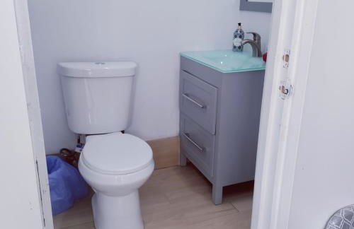 Quiet Studio Retreat attached to big House - Foto 10