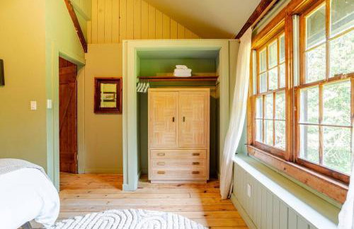 Unique Fully Restored Landmark Barn in Hudson - Foto 53