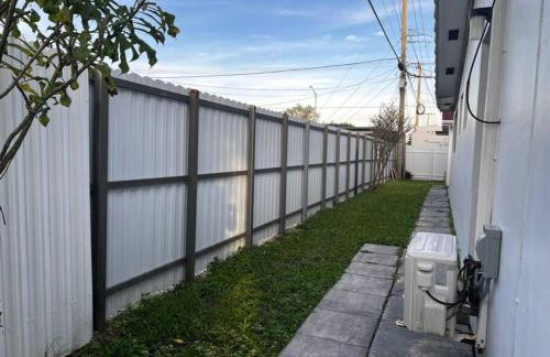 Spacious Private Room Close to Miami Attractions - Photo 10