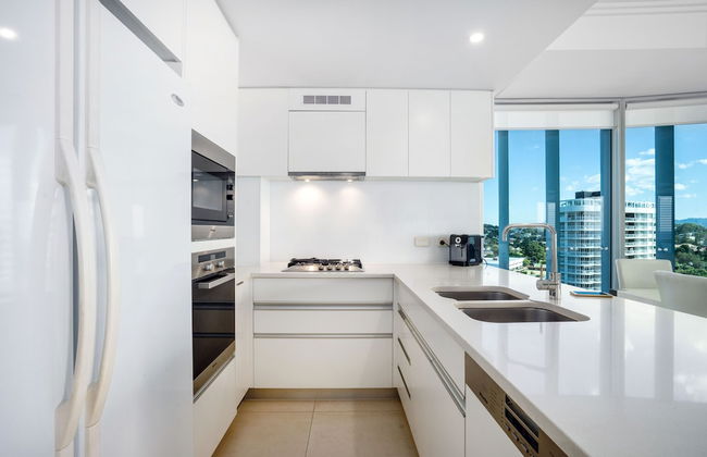 Reflection Tower Two - Photo 33