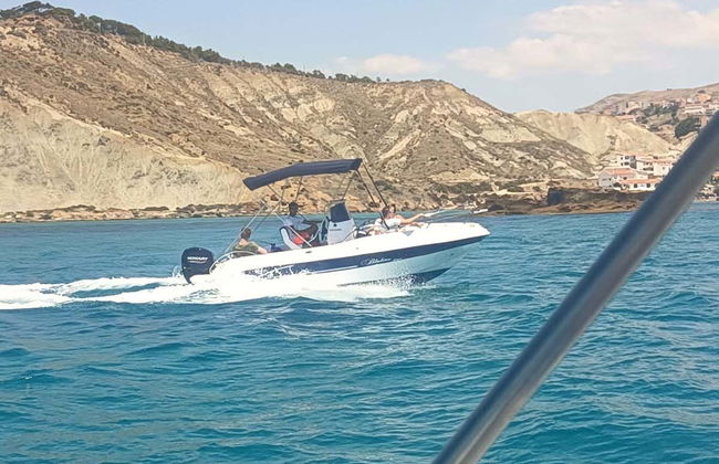 Giro in barca alla Scala dei Turchi - Foto 4