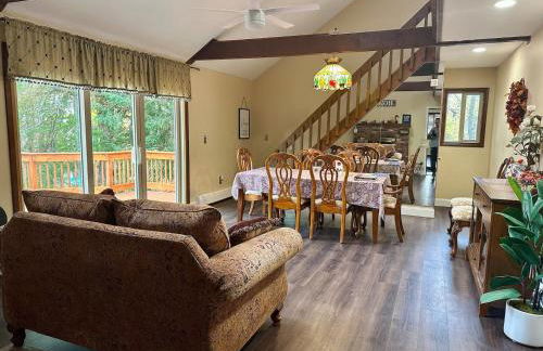 WOW!! Ultimate Pocono Retreat, Hot Tub, Game Room, Deck, Lakes, Skiing, Pools - Foto 8