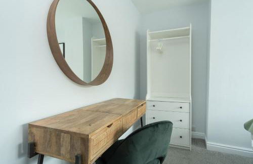 Heath House - Photo 16