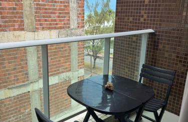 Flat com sacada na quadra do mar - Foto 9