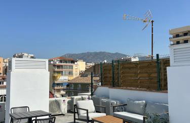 A top-floor modern apartment Located 100 meters from the beach - Foto 18