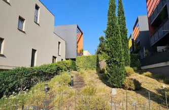 Charming 1 Bedroom Apartment with terrace air conditioning and private parking - Photo 11