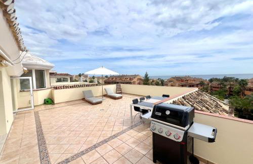 Fantástico Ático Dúplex en Marbella, con vistas al mar y a 300 metros de la playa - Photo 4