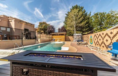 Spacious Family Home with Pool, Hot Tub, Fast Wifi - Foto 7